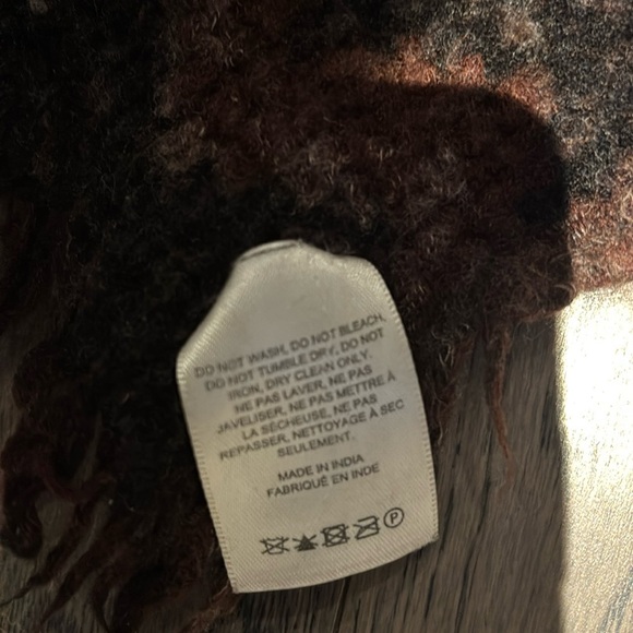 Wilfred Diamond Mosaic wool burgundy grey Reversible Blanket Scarf - Picture 10 of 15